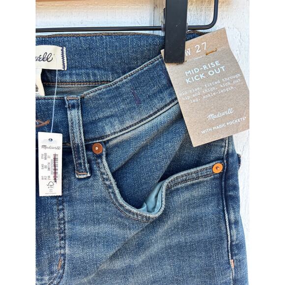 NWT Madewell Women's Mid-Rise Kick Out Blue Jeans, Size 27 (4) - Picture 4 of 6